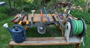 12 Herramientas de Jardinería Esenciales para principiantes